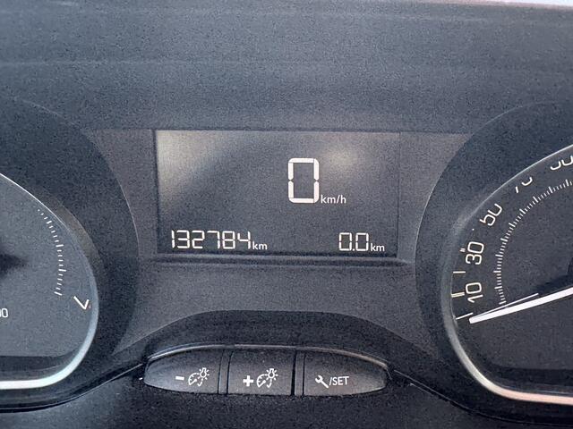 Peugeot 2008 1.2 PureTech 1:21 ! Blue Lion