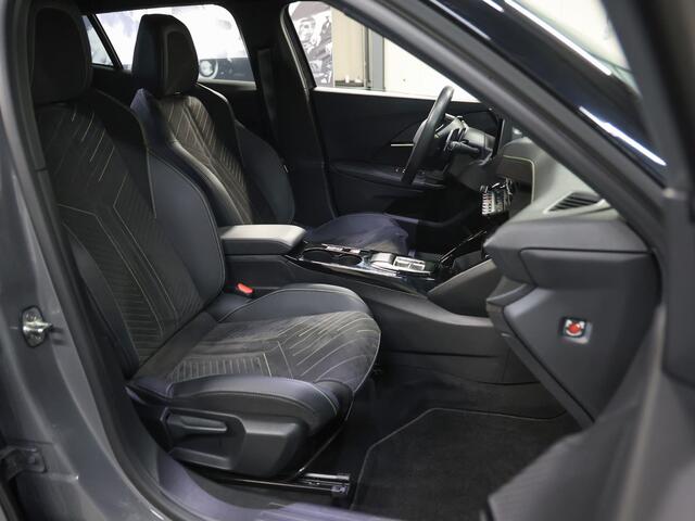 Peugeot 2008 SUV 1.2 130PK AUTOMAAT GT | 1ste eigenaar | AppleCarPlay/AndroidAuto | Climate Control | Alcantara Bekleding | Adaptive Cruise Control | 360'Camera | FULL LED | Navigatie | LMV | Parkeersensoren | Privacy Glass | Isofix | Two-Tone | Sfeerverlichting |