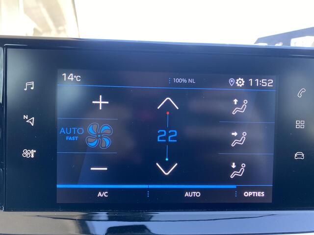 Peugeot 2008 1.2 PureTech Allure Pack | Trekhaak | Climate & Cruise Control | AppleCarplay/Android Auto | Achteruitrijd Camera | Stoelverwarming |