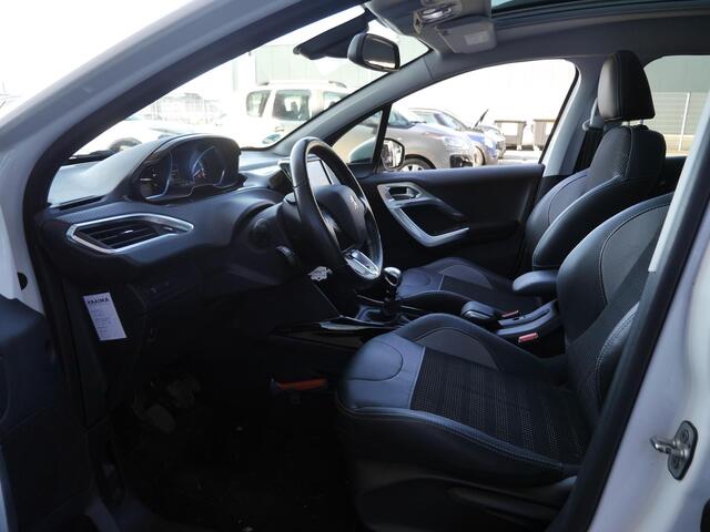 Peugeot 2008 1.2 PureTech Allure | Panorama dak | Dab Radio | Achteruitrijcamera | Lichtmetalen velgen | Parkeersensoren | Cruise control | Climate control