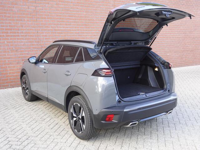 Peugeot 2008 1.2 PureTech 130pk Automaat Allure | DEMO ! | Navigatie | Apple Carplay/Android Auto | 360 camera | Parkeersensoren | Blind Spot Assist | Adaptive Cruise Control | Stoelverwarming | Getinte ramen | Climate Control