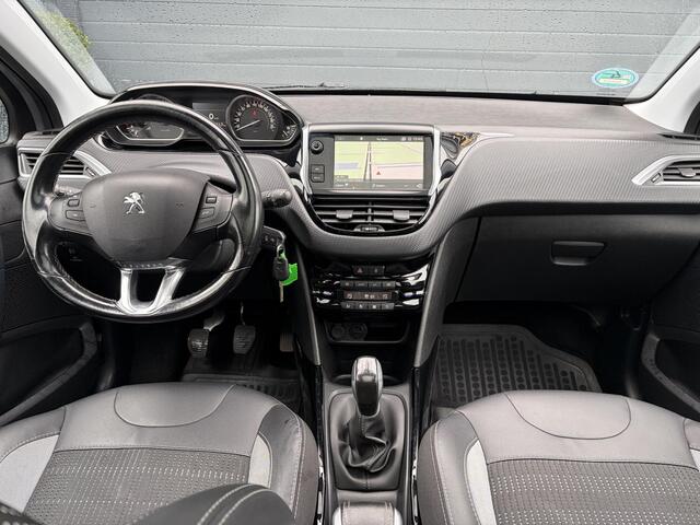 Peugeot 2008 1.2 PureTech Allure Pano,Navi,Camera,110pk,Halfleder,Clima,Cruise,Dealer Onderhouden,Pdc,Lm velgen,N.A.P,Apk tot 03-2027