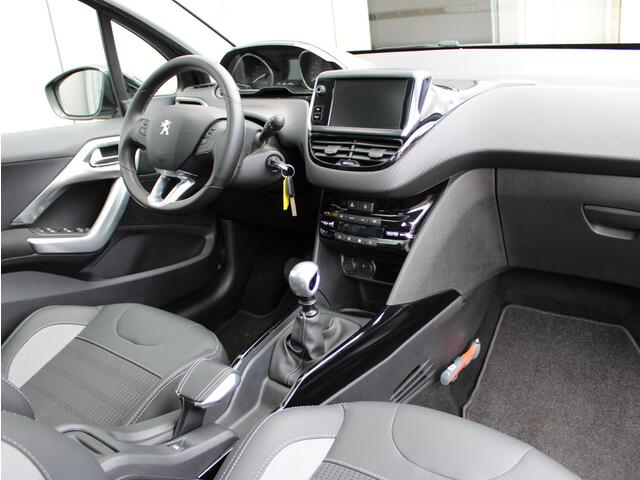 Peugeot 2008 1.2 PT 110 Allure CAMERA/PANODAK/NAVI