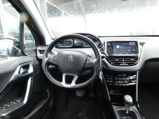 Peugeot 2008 1.2 110PK ALLURE!! All-in Prijs! Trekhaak! Pano!
