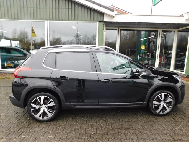 Peugeot 2008 1.2 110PK ALLURE!! All-in Prijs! Trekhaak! Pano!