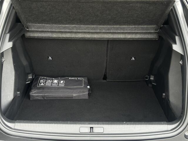 Peugeot 2008 1.2 PureTech 100pk Active | Trekhaak | Navigatie | Airco | Cruise Control | Full LED | Apple Carplay/Android Auto | DAB | Parkeersensoren |