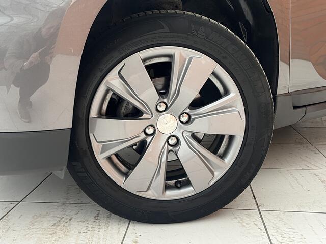 Peugeot 2008 PureTech Blue Lion | Trekhaak | Panoramadak | Carplay/Android Auto |