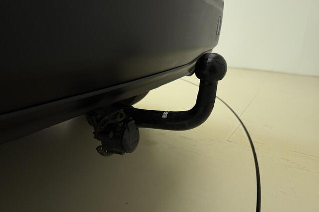 Peugeot 2008 1.2 PureTech Allure Pack | Apple carplay/Android auto | Navigatie | Achteruitrijcamera | Trekhaak | Lichtmetalen velgen 17'' | Cruise control | Keyless start |