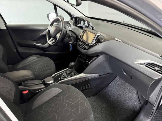 Peugeot 2008 1.2 PureTech Allure | Navi | Cruise