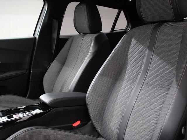 Peugeot 2008 1.2 Hybrid 136 pk Automaat Allure | DEMO ! | Navigatie | Apple Carplay/Android Auto | Climate Control | Dab | Led | Parkeer sensoren | Cruise Control | Stoelverwarming