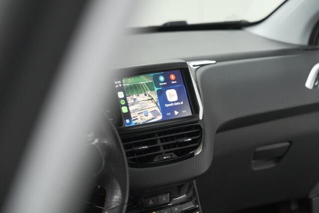 Peugeot 2008 PureTech 110 EAT6 GT | Trekhaak | Camera | Panoramadak | Apple Carplay
