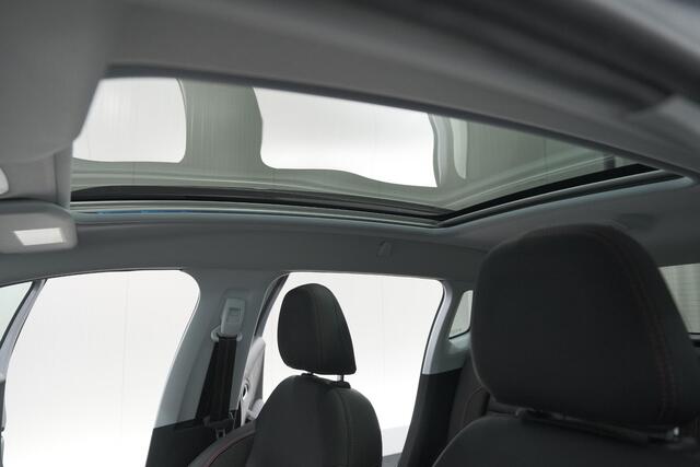 Peugeot 2008 PureTech 110 EAT6 GT | Trekhaak | Camera | Panoramadak | Apple Carplay