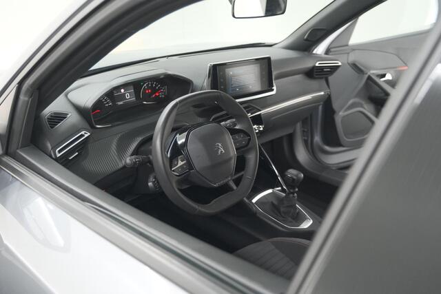 Peugeot 2008 PureTech 100 Active Pack | Allseason Banden | Parkeersensoren | Navigatie | Apple Carplay