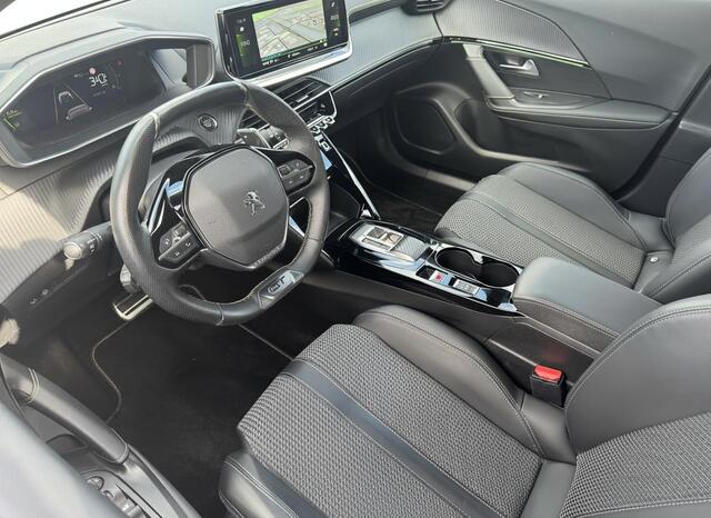 Peugeot 2008 1.2 PT 130 EAT8 GT | Adaptive cruise | Stoelverwarming | Prijs is rijklaar