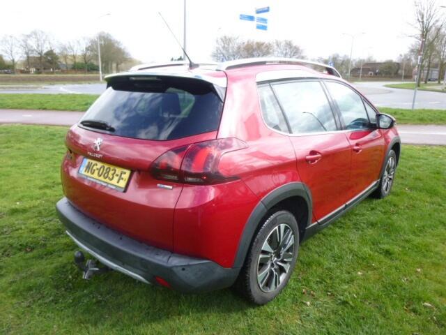 Peugeot 2008 1.2 PURETECH ALLURE / Pano dak/ Aplle Carplay/