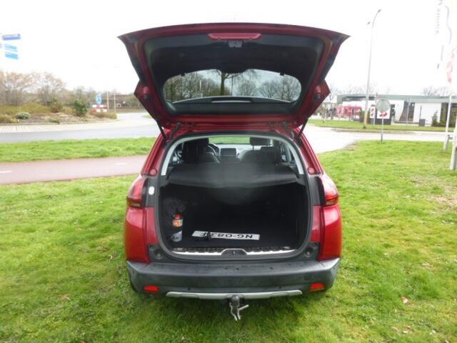 Peugeot 2008 1.2 PURETECH ALLURE / Pano dak/ Aplle Carplay/