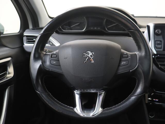 Peugeot 2008 1.2 PureTech Allure 130PK | Panodak | Trekhaak | Carplay | Camera |