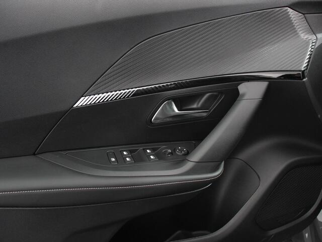 Peugeot 2008 1.2 PureTech 130pk Automaat Allure Navigatie Apple Carplay/Android Auto 360 camera Parkeersensoren Blind Spot Assist Adaptive Cruise Control Stoelverwarming Getinte ramen Climate Control
