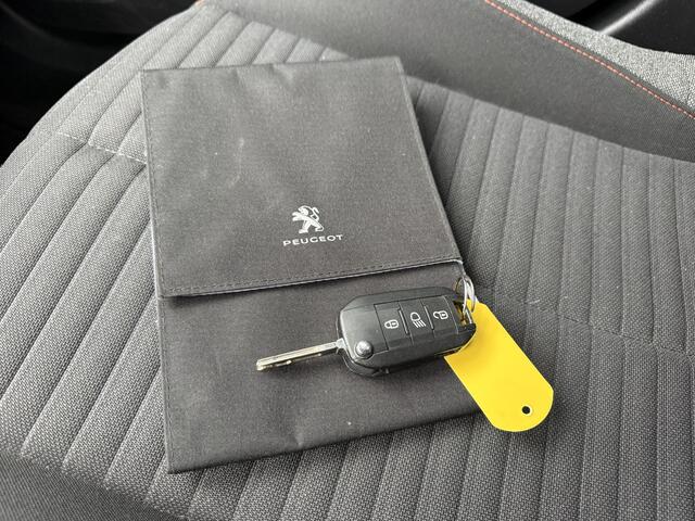 Peugeot 2008 1.2 PureTech 100 Active | Nieuw binnen | Camera | Navi