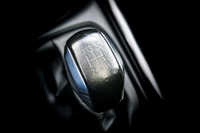 Peugeot 2008 1.2 110 PureTech Allure | 1 e eigen | Clima | Hoge Zit | Pano Dak | | Pdc | Cruise | 16 Inch Lmv | Dab Audio / Navigatie | Camera |