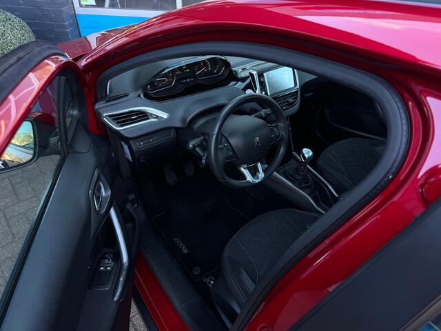 Peugeot 2008 1.2 PureTech Blue Lion | Panoramadak | Cruise Control |