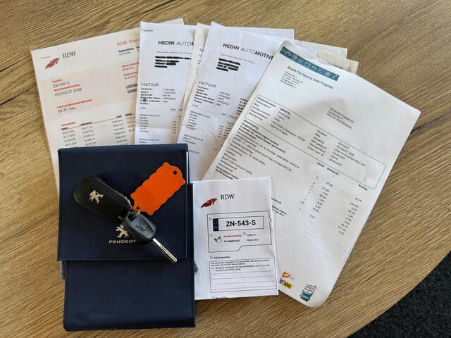 Peugeot 2008 1.2 PureTech Blue Lion | Panoramadak | Cruise Control |