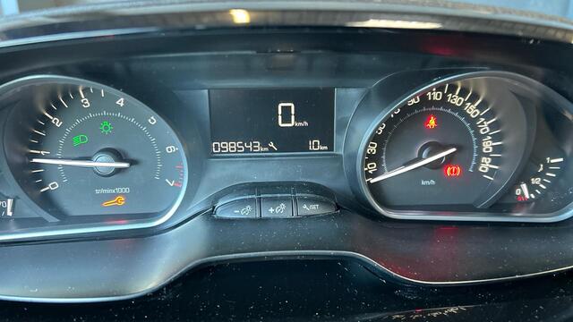 Peugeot 2008 1.2 PureTech Active BUITENLANDSE PAPIEREN