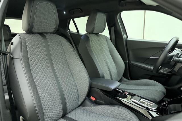 Peugeot 2008 1.2 Hybrid 145 Allure | Climate & Cruise Control | Parkeersensoren voor + achter | AppleCarplay/Android Auto |