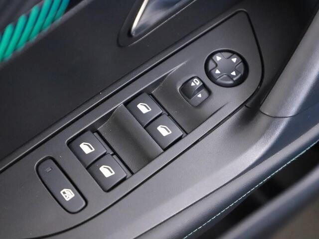 Peugeot 2008 1.2T 130pk Allure Pack Camera/Nav/Ecc/Led/Keyless