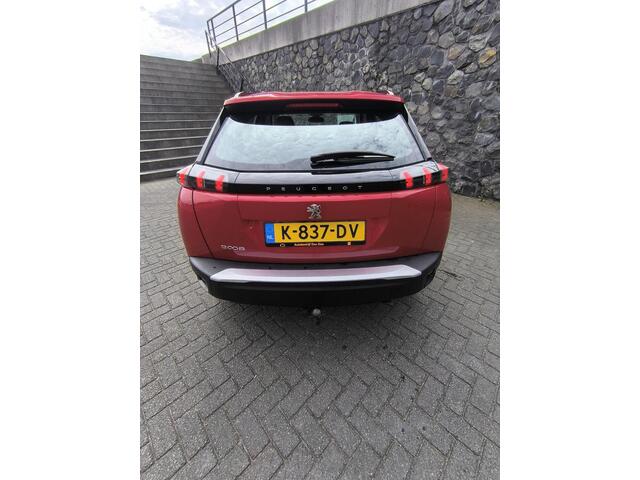 Peugeot 2008 1.2 PureTech Allure Trekhaak, Carplay, DAB, Navi, Camera, climate en cruise control, ie eigenaar