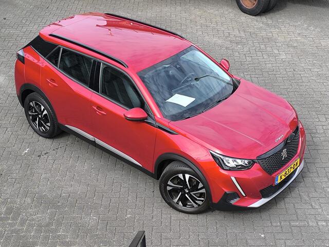 Peugeot 2008 1.2 PureTech Allure Trekhaak, Carplay, DAB, Navi, Camera, climate en cruise control, ie eigenaar
