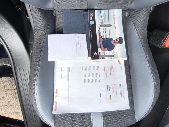 Peugeot 2008 1.2 PureTech Allure Trekhaak, Carplay, DAB, Navi, Camera, climate en cruise control, ie eigenaar