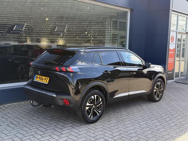 Peugeot 2008 1.2 Turbo 100 PK Allure Pack | Trekhaak 1200KG | Hoge Zitpositie | Navigatie | Climate Control | Keyless Start | Digitaal Dashboard | Camera | Parkeersensoren V+A | LED Verlichting | 17" Lichtmetalen Velgen |
