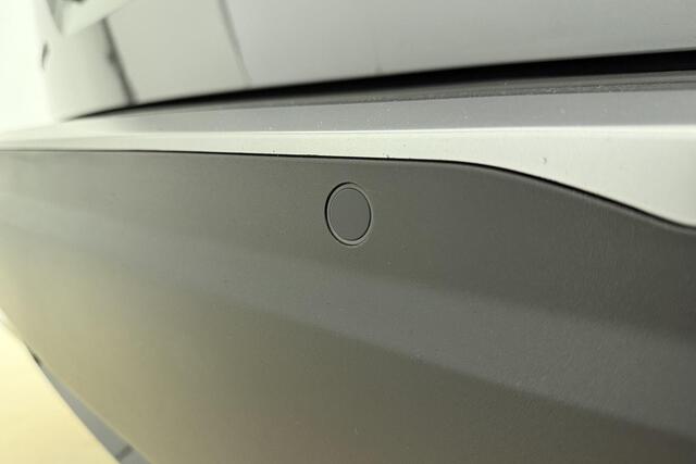 Peugeot 2008 1.2 Hybrid 145 Allure | Climate & Cruise Control | voorstoelen verwarmd |Parkeersensoren voor + achter | AppleCarplay/Android Auto |