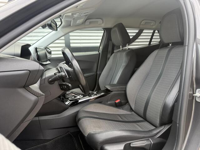 Peugeot 2008 1.2 PureTech Allure Pack 1e Eigenaar|Navi|Carplay|Camera|Trekhaak|Clima|Cruise|LED Koplampen|D-riem v.v.|N.A.P|APK tot 07-2027