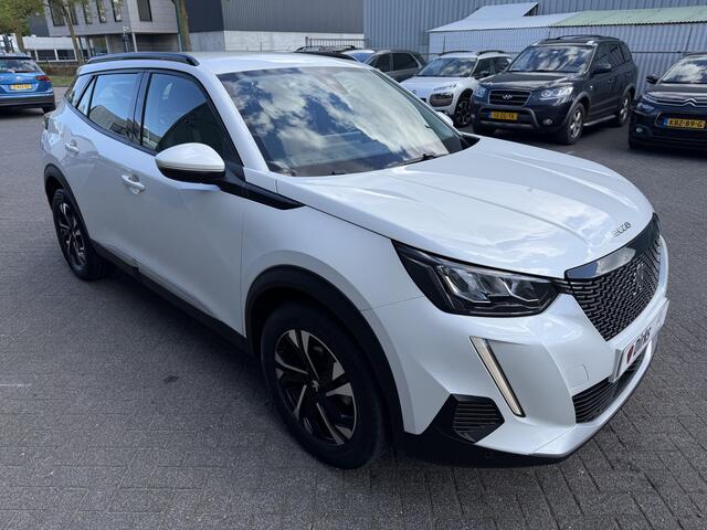 Peugeot 2008 130pk Allure Pack (Camera - Stoelverwarming - Keyless Entry - LED - Parkeersensoren V+A - Automatische Airco - 3D Cockpit - Navigatie - Apple Carplay)
