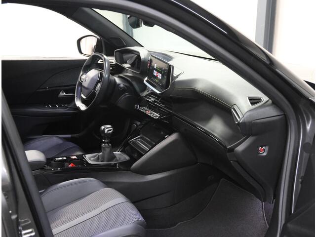 Peugeot 2008 1.2 130PK GT | 1ste eigenaar | AppleCarPlay/AndroidAuto | Climate Control | Cruise Control | Camera | FULL LED | Navigatie | LMV | Parkeersensoren | Privacy Glass | Isofix | Two-Tone | Sfeerverlichting |