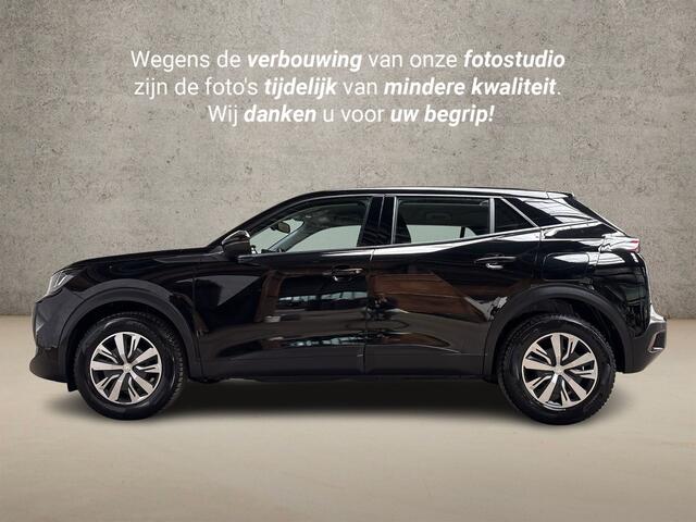 Peugeot 2008 1.2 PureTech Sport (APPLE CARPLAY, NAVIGATIE, LANE ASSIST, TREKHAAK, PARKEERSENSOREN, SPORTSTOELEN, CRUISE, NIEUWE APK, NIEUWSTAAT)