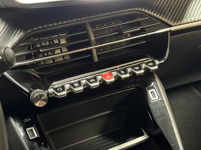 Peugeot 2008 1.2 PureTech Sport (APPLE CARPLAY, NAVIGATIE, LANE ASSIST, TREKHAAK, PARKEERSENSOREN, SPORTSTOELEN, CRUISE, NIEUWE APK, NIEUWSTAAT)