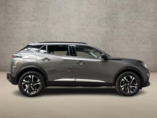 Peugeot 2008 1.2 PureTech Allure Sport 131Pk Automaat (VIRTUAL COCKPIT, APPLE CARPLAY, GROOT NAVI, 360 CAMERA, KEYLESS, SPORTSTOELEN, GETINT GLAS, LEDER, NIEUWE APK, NIEUWSTAAT)