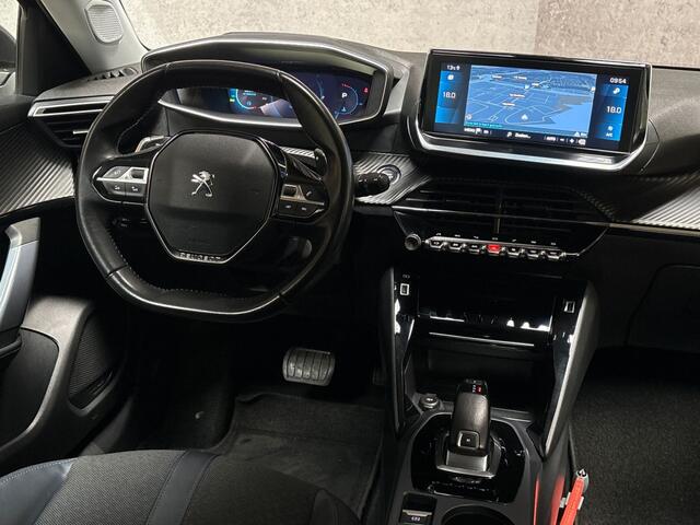 Peugeot 2008 1.2 PureTech Allure Sport 131Pk Automaat (VIRTUAL COCKPIT, APPLE CARPLAY, GROOT NAVI, 360 CAMERA, KEYLESS, SPORTSTOELEN, GETINT GLAS, LEDER, NIEUWE APK, NIEUWSTAAT)
