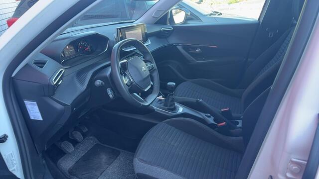 Peugeot 2008 1.2 PureTech Active Pack FULL LED / CARPLAY / NAVI / CLIMA / PDC / BLUETOOTH / CRUISE / DEALER OH