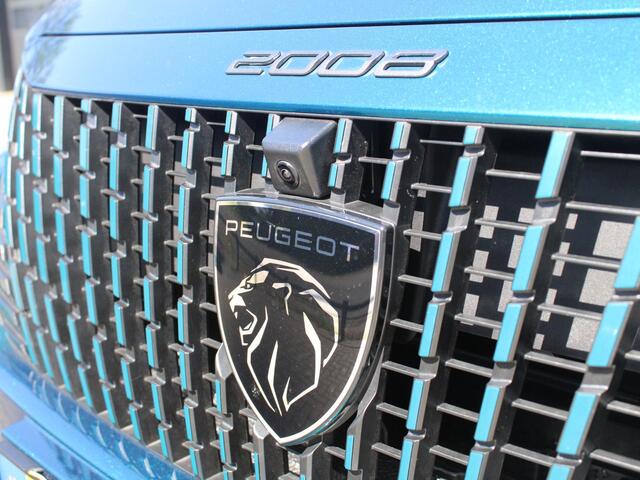 Peugeot 2008 1.2 Hybrid 136 Allure Camera voor en achter, Stoelverwarming, Keyless entry en Trekhaak