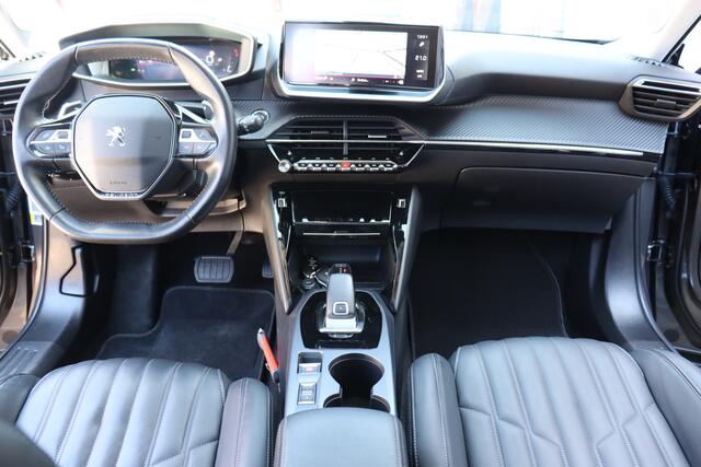 Peugeot 2008 1.2 PureTech Blue Lease Allure O.a: PDC, Camera, Leder, Pano, Trekhaak, Stoelverw, Etc. All-in prijs!