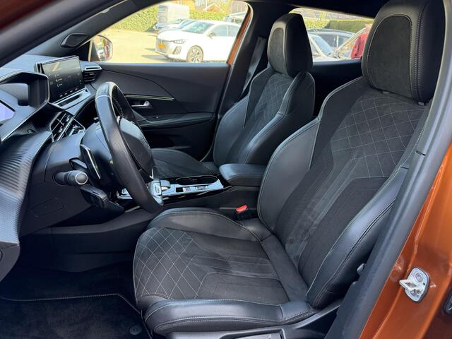 Peugeot 2008 1.2 Turbo 155PK GT Pack | Automaat | All season banden | Navigatie | Keyless Entry/Start | Alcantara Stoelen | Full LED Verlichting | Adaptieve Cruise Control | Dode Hoek Detectie | Climate Control | Stoelverwarming |