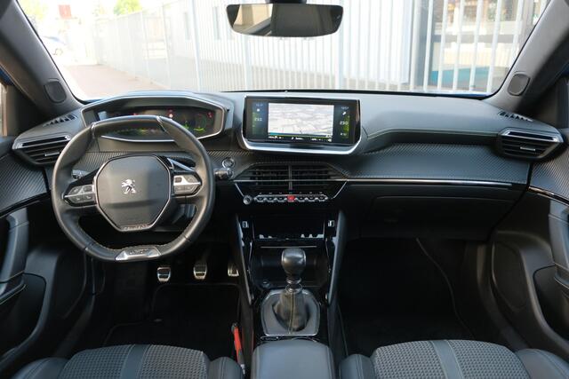 Peugeot 2008 1.2 PureTech GT-Line | Navi | Panoramadak | Camera | Cruise | 18" velgen