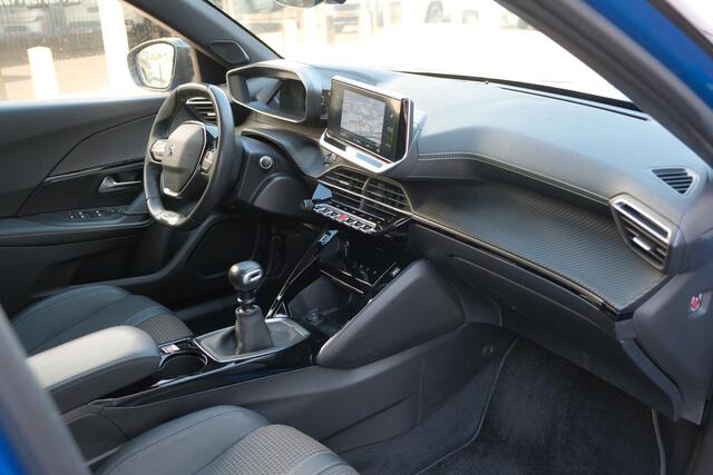 Peugeot 2008 1.2 PureTech GT-Line | Navi | Panoramadak | Camera | Cruise | 18" velgen