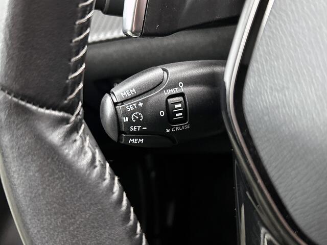 Peugeot 2008 130 PK Automaat Allure | Afneembare Trekhaak | Achteruitrijcamera Navigatiesysteem | Apple Carplay / Android Auto |