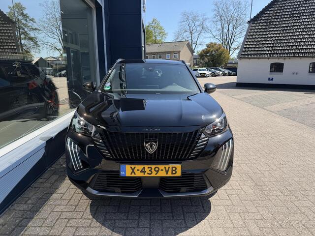 Peugeot 2008 1.2 Turbo 130 PK Allure Automaat EAT8 | Trekhaak 1200 KG | Nieuwste Model | Digitaal Instrumentarium | HD Camera | Full Screen Navigatie | LED Verlichting | Cruise Control | Climate Control | Lichtmetalen Velgen |