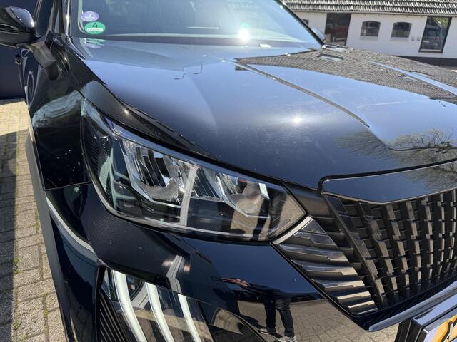 Peugeot 2008 1.2 Turbo 130 PK Allure Automaat EAT8 | Trekhaak 1200 KG | Nieuwste Model | Digitaal Instrumentarium | HD Camera | Full Screen Navigatie | LED Verlichting | Cruise Control | Climate Control | Lichtmetalen Velgen |